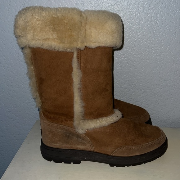 UGG Tall Boots Sz 9 - Picture 2 of 6